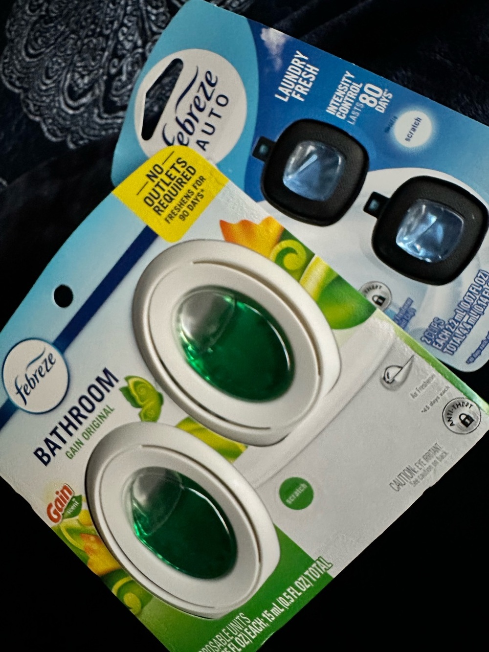 Febreze Bathroom Clip Air Freshener Twin Pack - Green and White